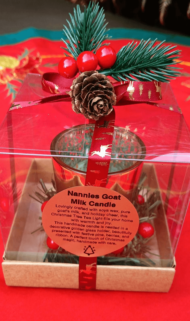 Glass and Berry Wreath Tealight Gift